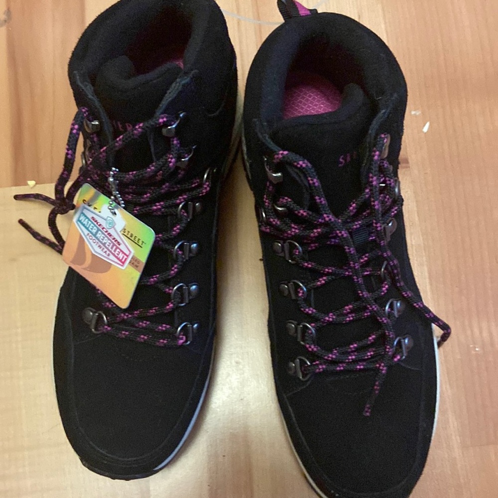 Sketchers shoes new size 9